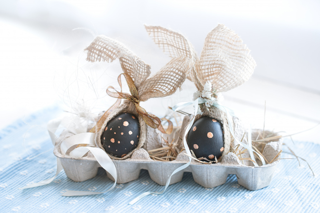 decorated-easter-eggs-black-with-pattern.jpg decorated-easter-eggs-black-with-pattern.jpg
